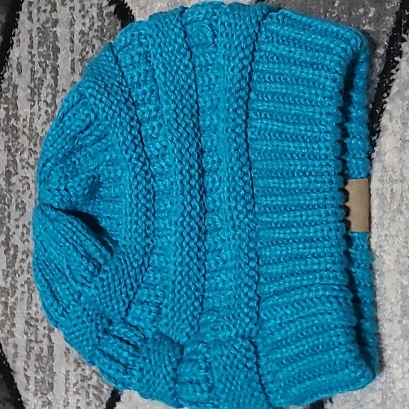 C.C CHUNKY STRETCH CABLE KNIT BEANIE HAT - Picture 4 of 6